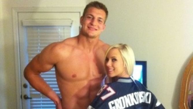 When BiBi Jones flatly denied anything to do with Rob Gronkowski after Twitter fiasco