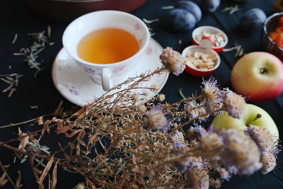 Apple-infused tea is a delightful and invigorating drink. (Asya Vlasova/Pexels)