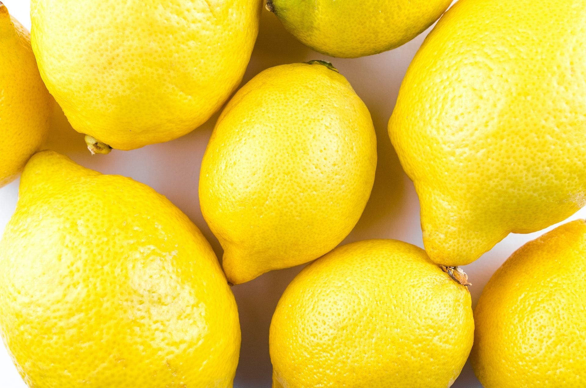 Lemons are natural sources of flavonoids. (Photo via Pexels/Lukas)