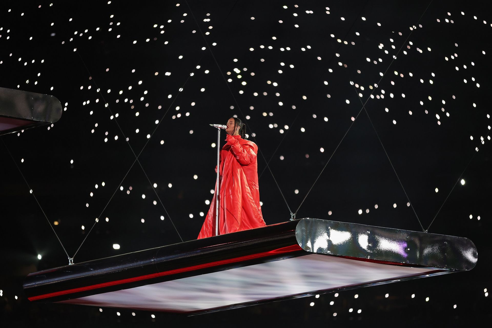 Rihanna's Super Bowl performance is now the most-watched Halftime Show of  all time - RETROPOP