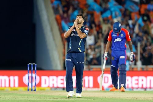 Mohit Sharma celebrating a wicket (Image Courtesy: Twitter/IPL)