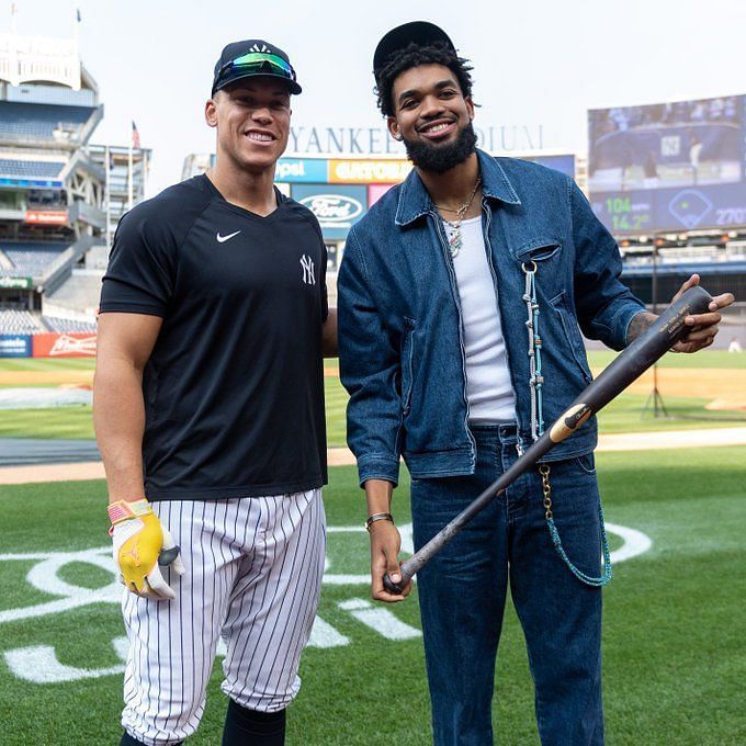 MLB Twitter astonished by Aaron Judge posing next to 7-foot NBA star during  Yankees BP: Just an enormous specimen