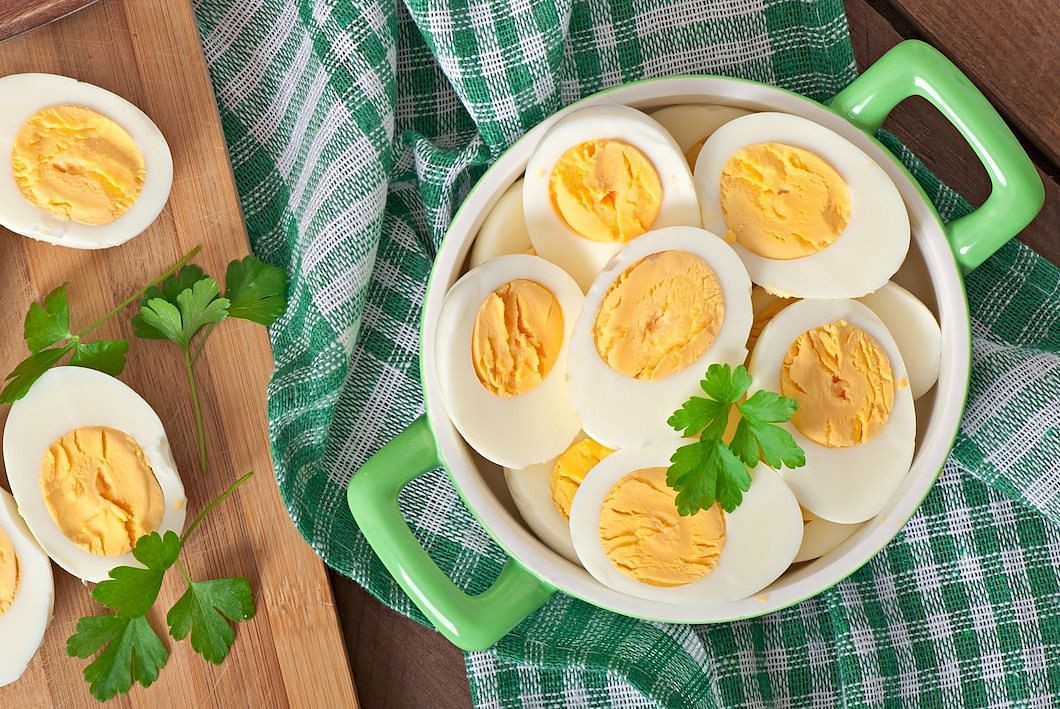 Boiled eggs are a great snack for this diet.(Image via Freepik/TIMOLINA)