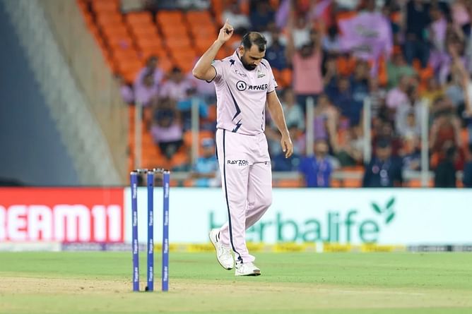 "When he is in rhythm, he finishes half the match in the powerplay" - Harbhajan Singh lauds Mohammad Shami's spell in Gujarat Titans' win vs SRH