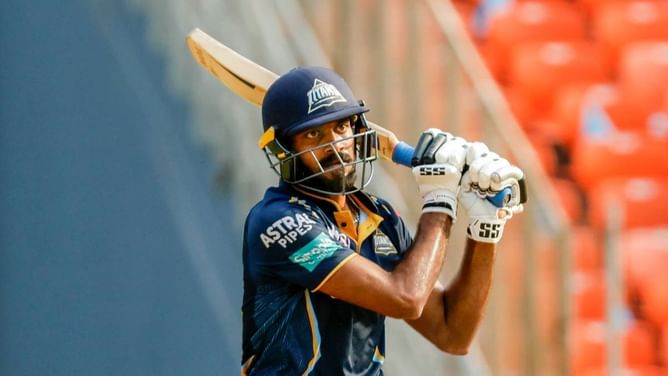 Why is Vijay Shankar not playing today's IPL Match?