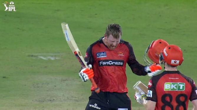 [Watch] Heinrich Klaasen reaches maiden IPL century with a straight six in the SRH-RCB clash