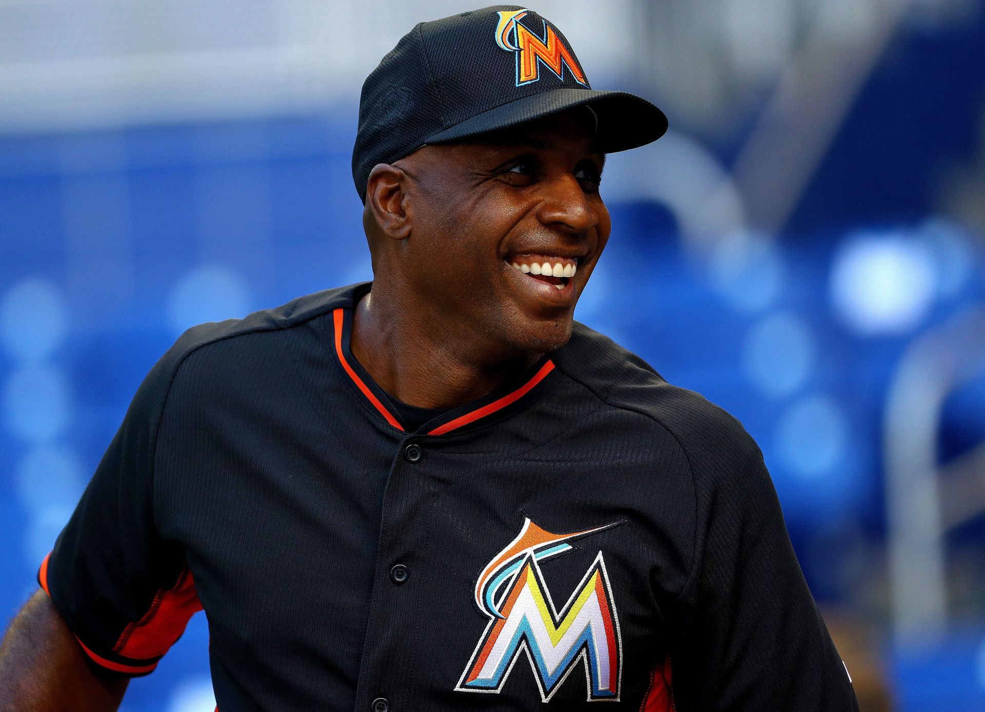 Detroit Tigers v Miami Marlins MIAMI, FLORIDA - APRIL 05: Hitting coach Barry Bonds #25 of the Miami Marlins looks on during 2016 Opening Day against the Detroit Tigers at Marlins Park on April 5, 2016 in Miami, Florida. (Photo by Mike Ehrmann/Getty Images)