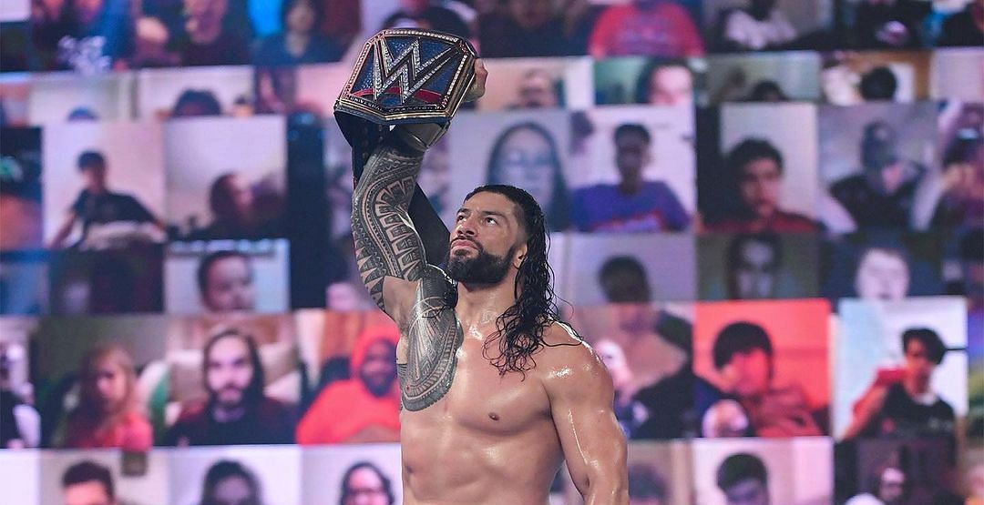 Reigns with his Universal Title, Source: Roman&rsquo;s Instagram