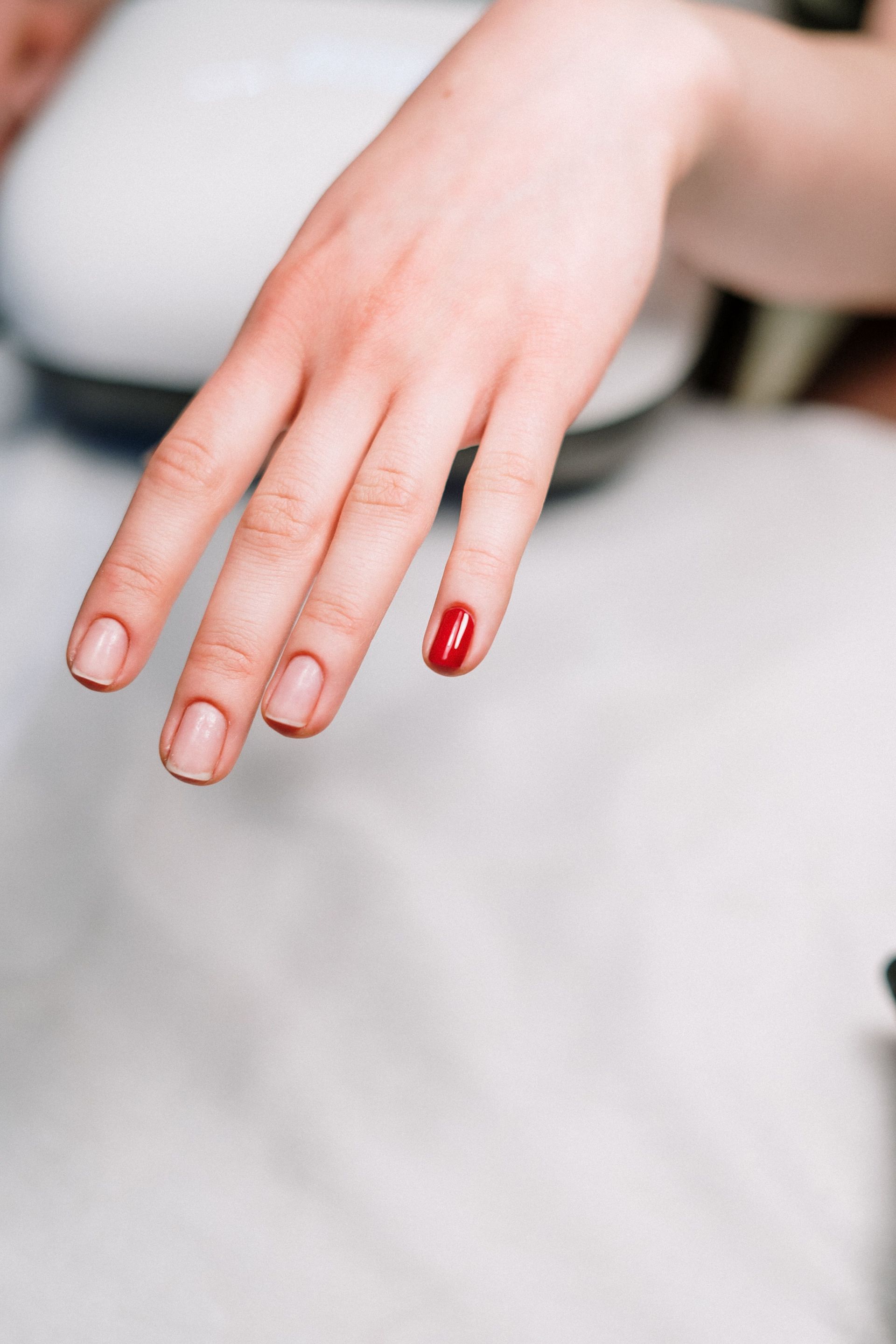 The importance of vitamin B12 for nails (Image via Pexels)