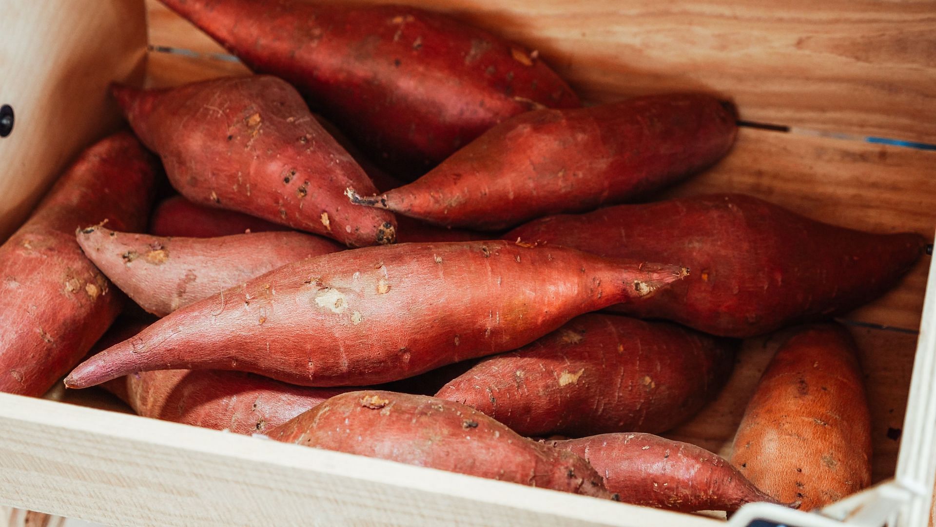 10 Surprising Benefits of Sweet Potatoes You Need to Know (Image via Pexels)