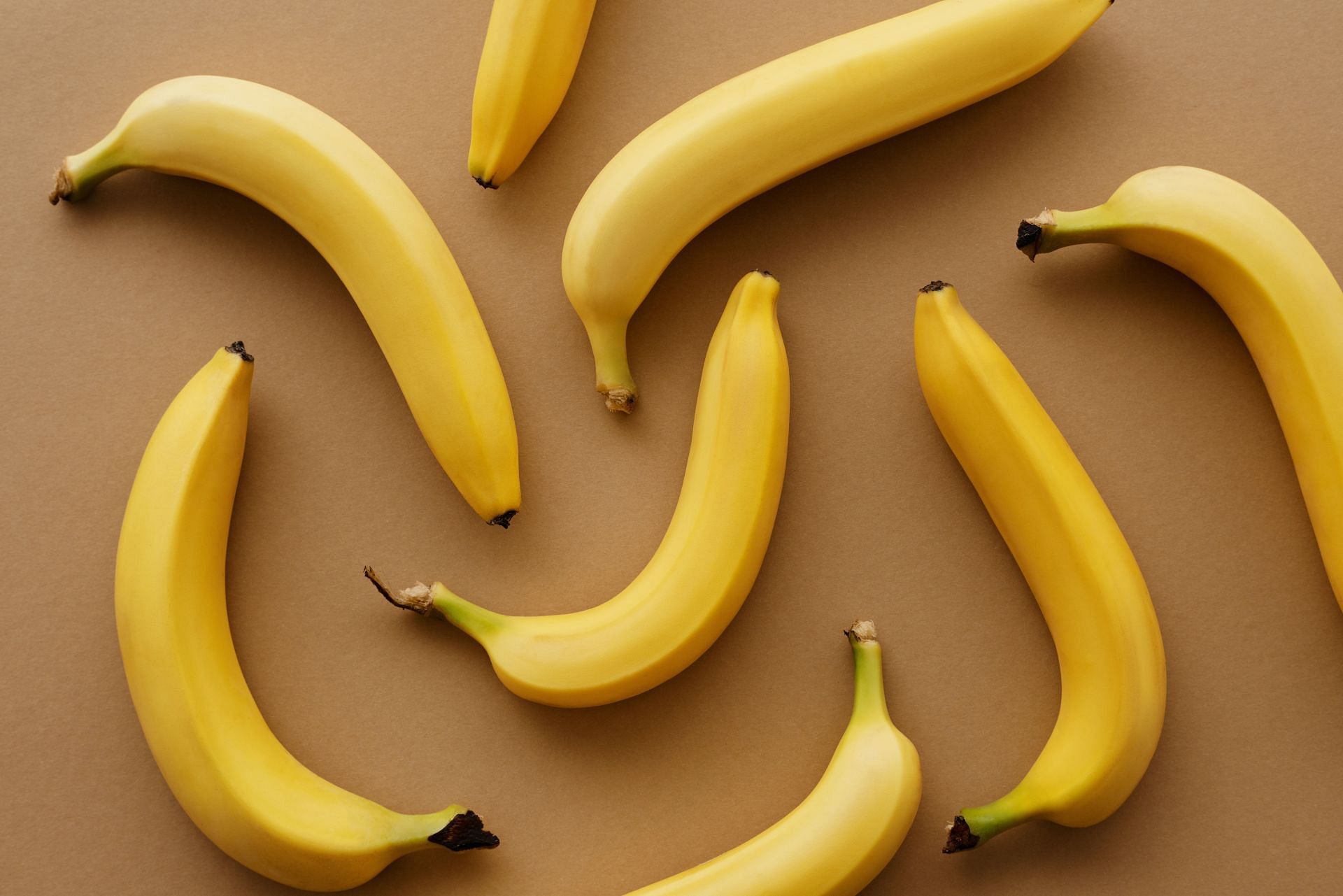 Eating potassium-packed bananas may help reduce the risk of stroke. (Image via Pexels/ Vanessa Loring)