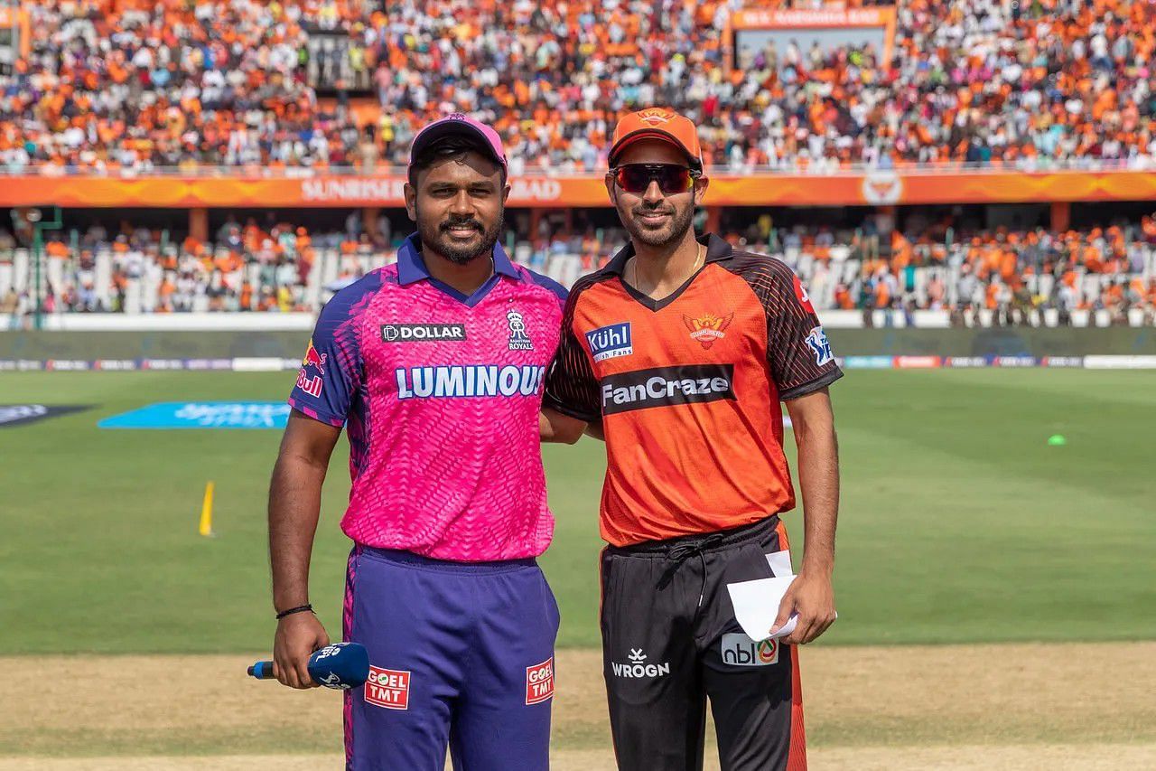 Sanju Samson and Bhuvneshwar Kumar at the toss [IPLT20]