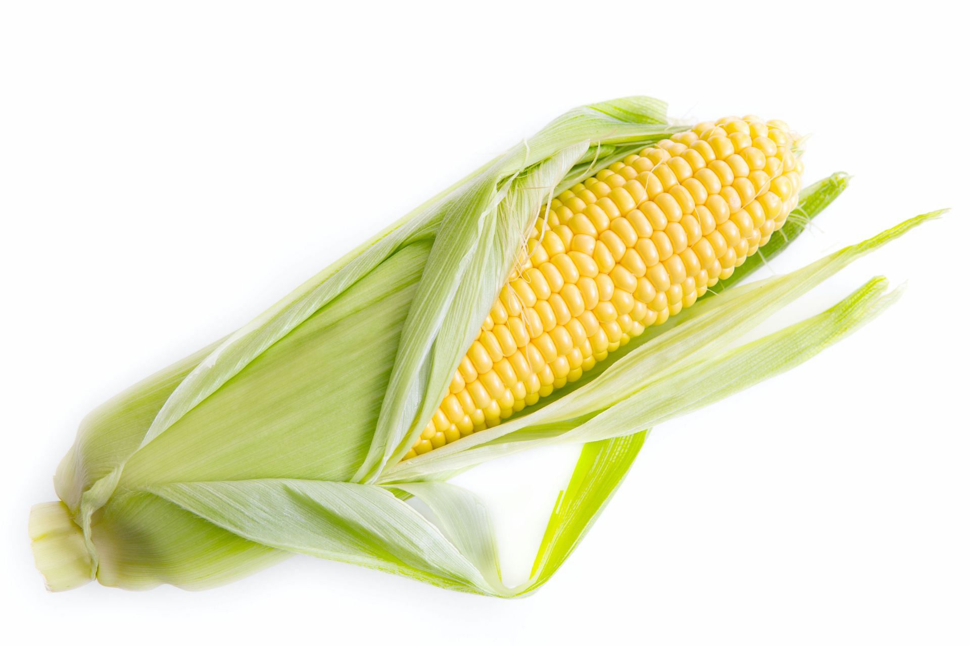 corn is low in calories.(image via pexels / mali maeder)