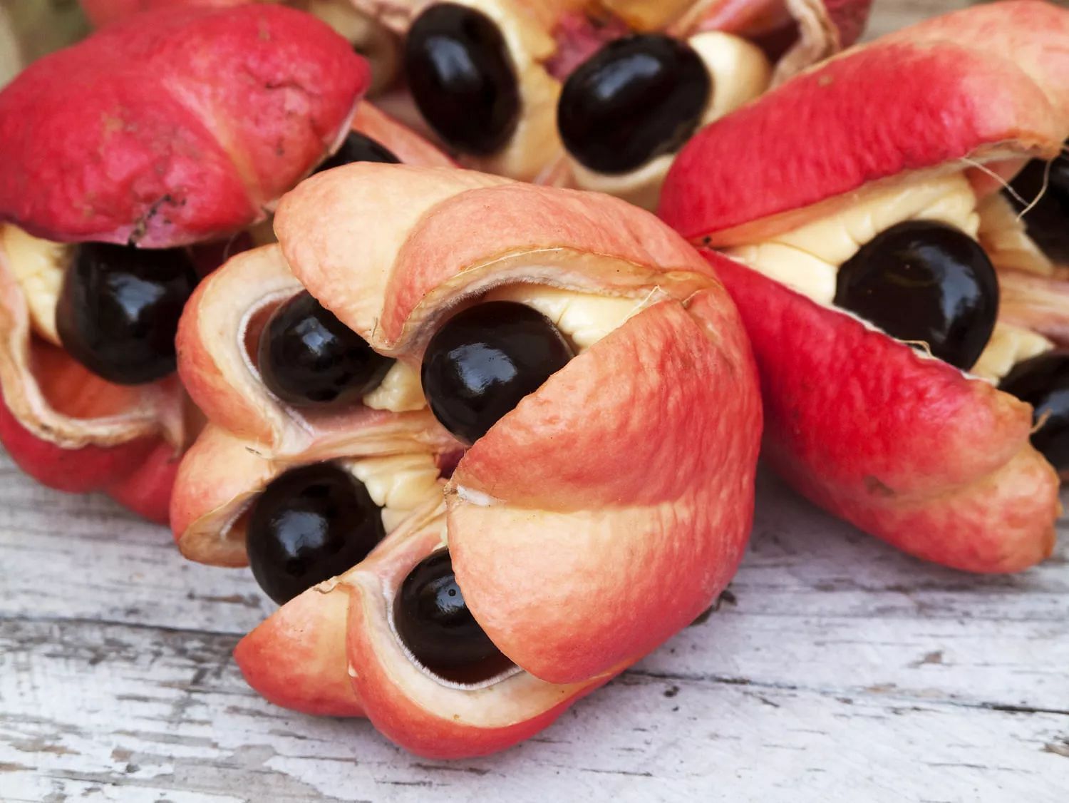 The fiber rich fruit is a very versitile ingredient (Image via getty)