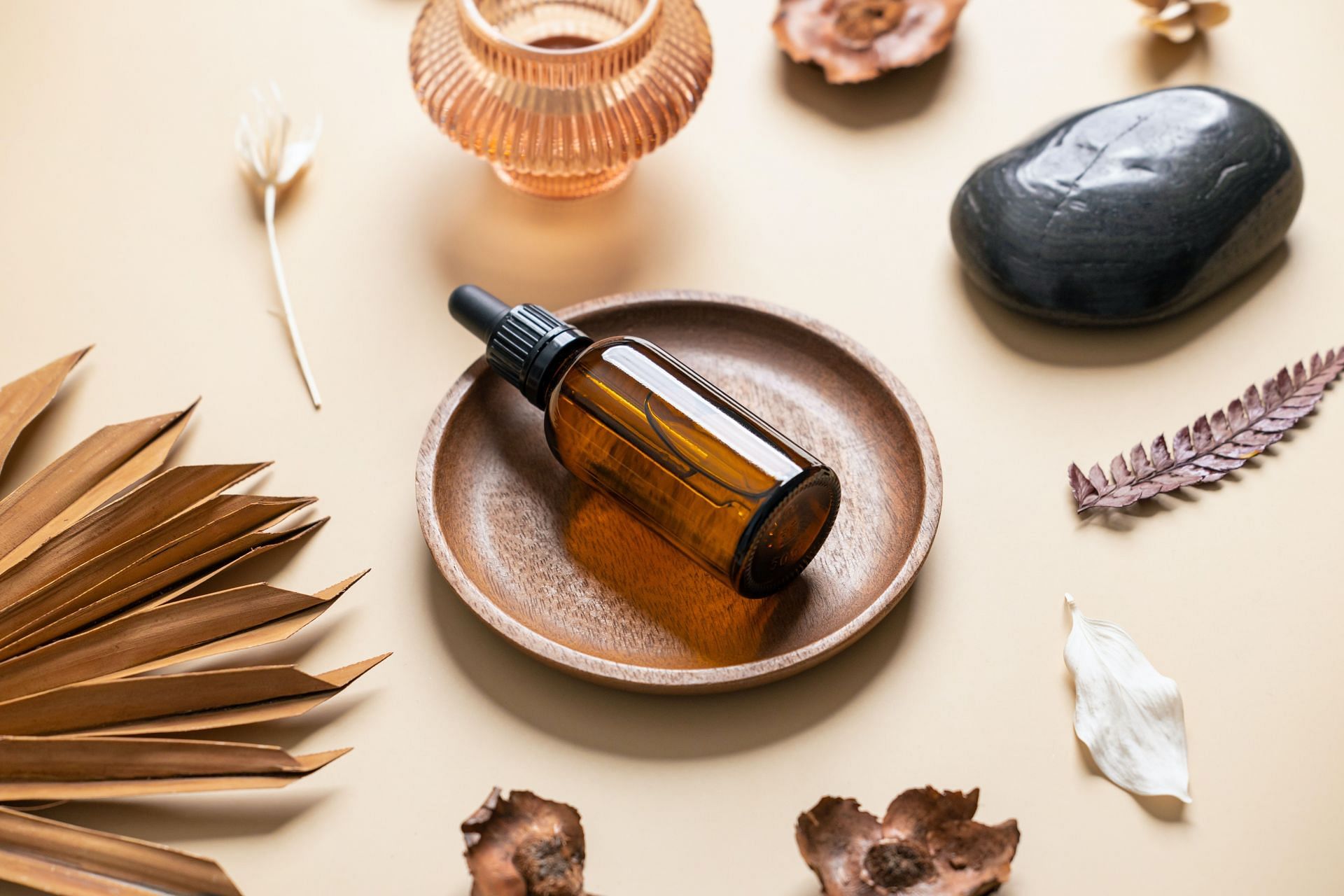 Health benefits of frankincense oil (Image via Pexels / Andrzej Gdula)
