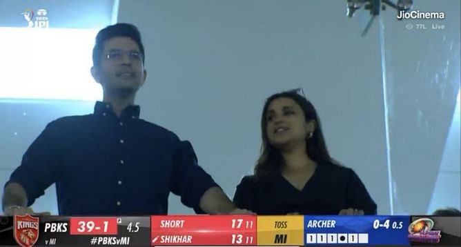 IPL 2023 : खास शख्स के साथ PBKS vs MI मैच का लुत्फ़ उठाने पहुंची परिणीति चोपड़ा, तस्वीर हुई वायरल