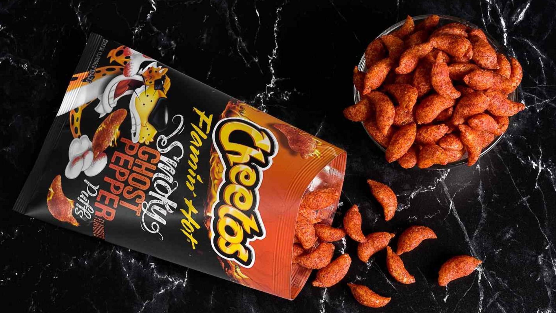 Cheetos Flamin' Hot Pepper Puffs 7oz : Snacks fast delivery by App