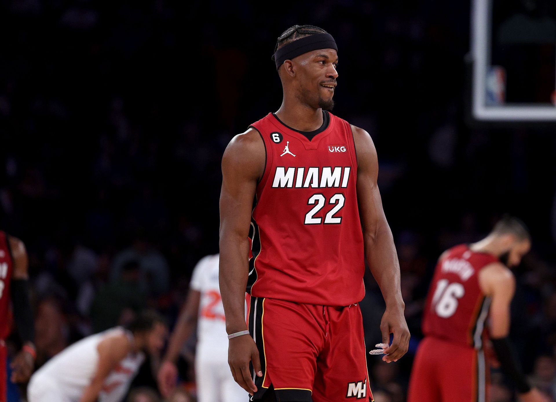 The Jimmy Butler injury update is optimistic, but still not very clear (Image via Getty Images)