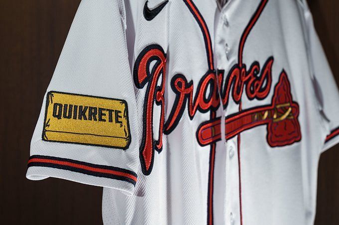 braves white and gold jersey