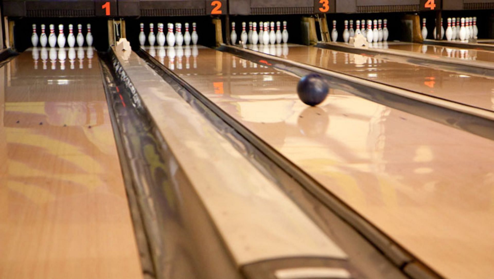 Couple get arrested in bowling alley for engaging in s*xual acts in a public place (Image via Shutterstock)