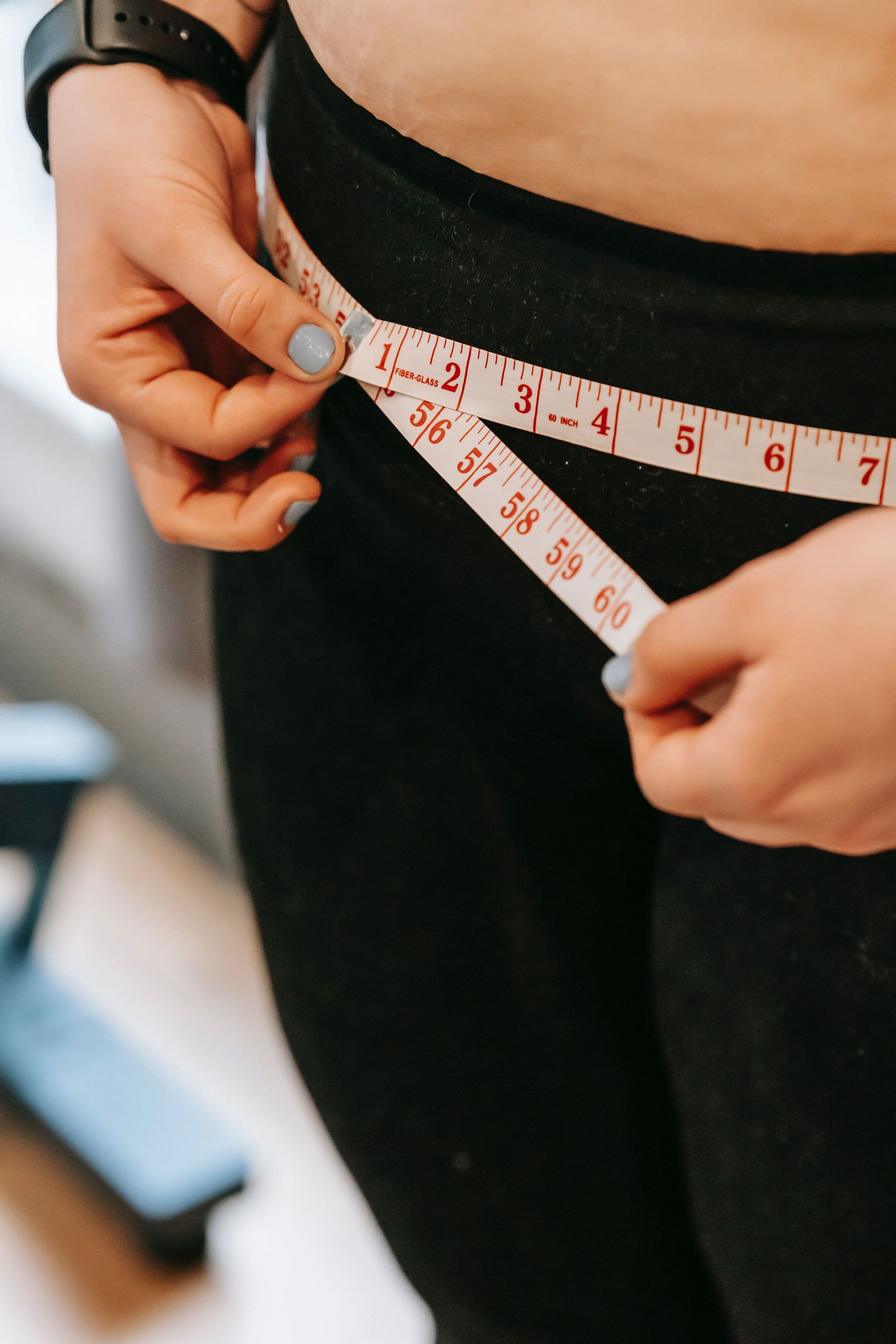 Extreme weight loss methods often involve severe caloric restriction. (Image via Pexels)