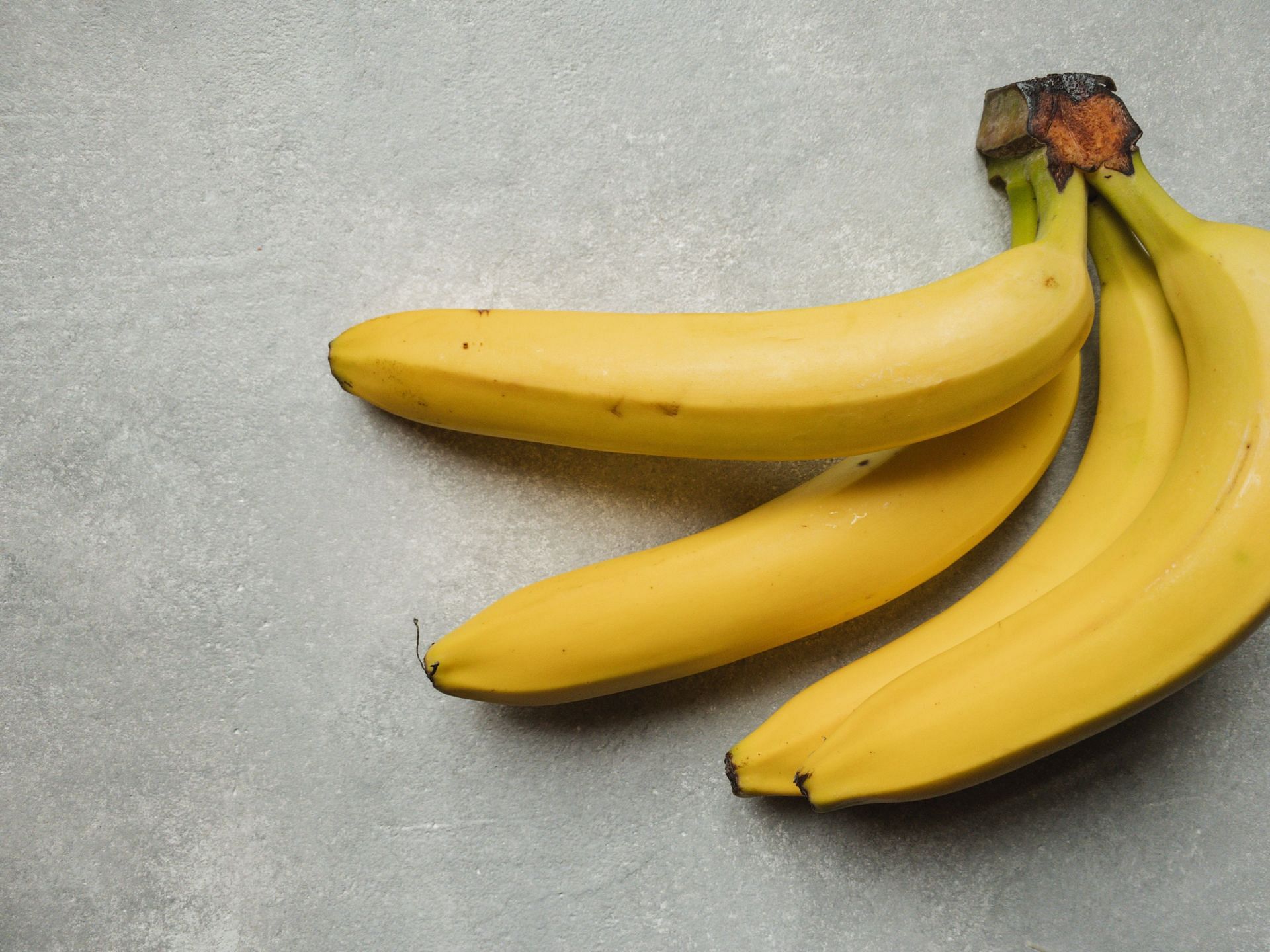 Bananas are also among the dopamine foods. (Image via Unsplash/ Anastasia Eremina)