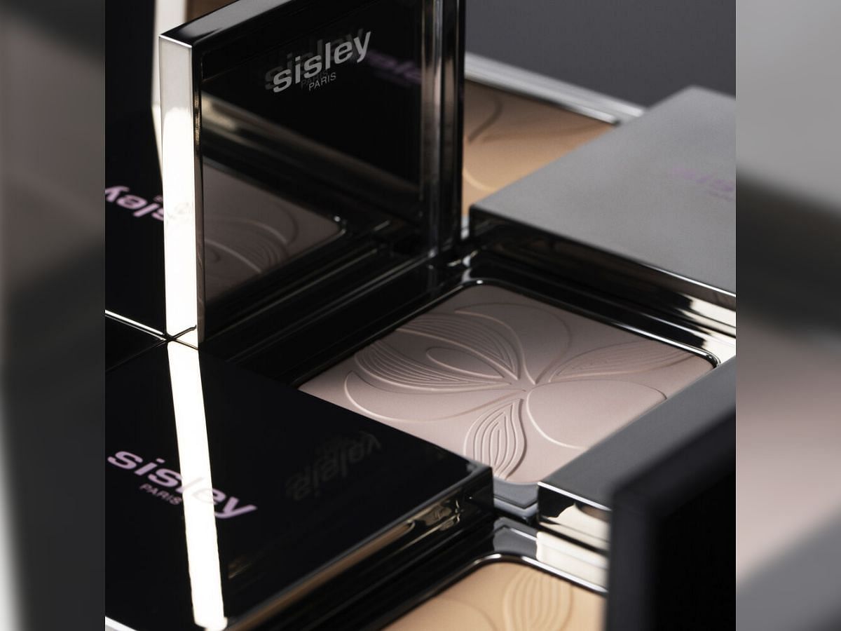 Sisley Paris Blur Expert (Image via Sisley)