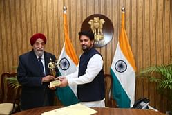 Union Sports Minister Anurag Thakur felicitates Sarpal Singh for his remarkable contribution to Field Hockey