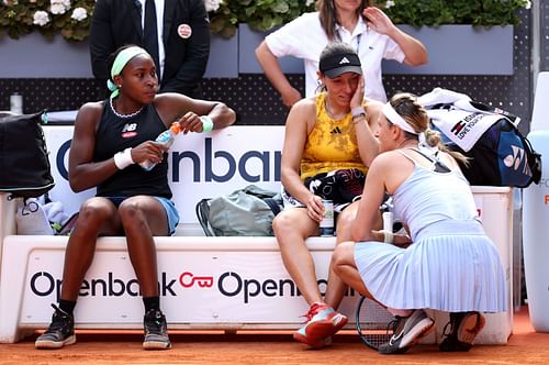 Coco Gauff, Jessica Pegula and Victoria Azarenka during the Madrid Open women's doubles final