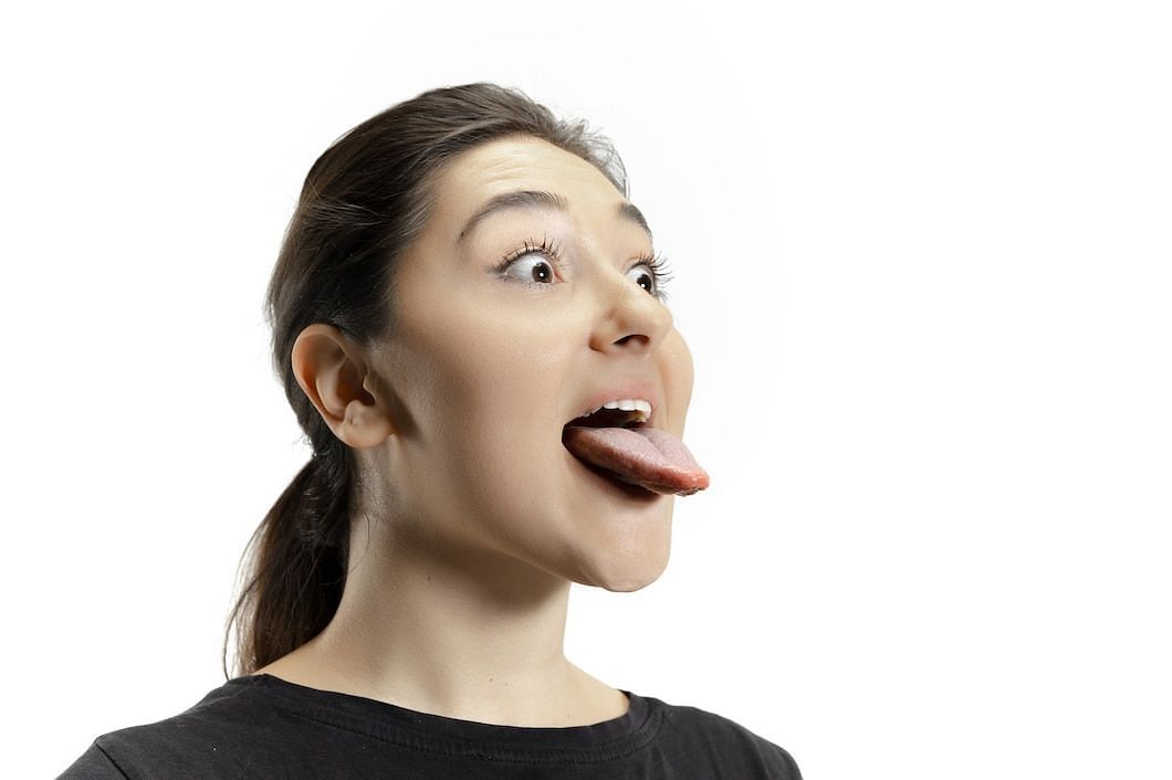 Tongue twisters, lip trills and jaw exercises are effective for strengthening oral muscles (Image via Freepik/master1305)
