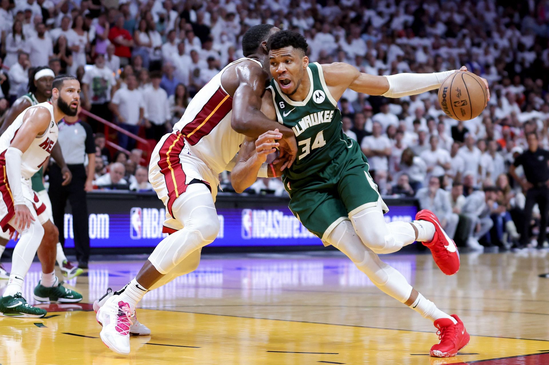 Giannis is among the best NBA players at the moment (Image via Getty Images)