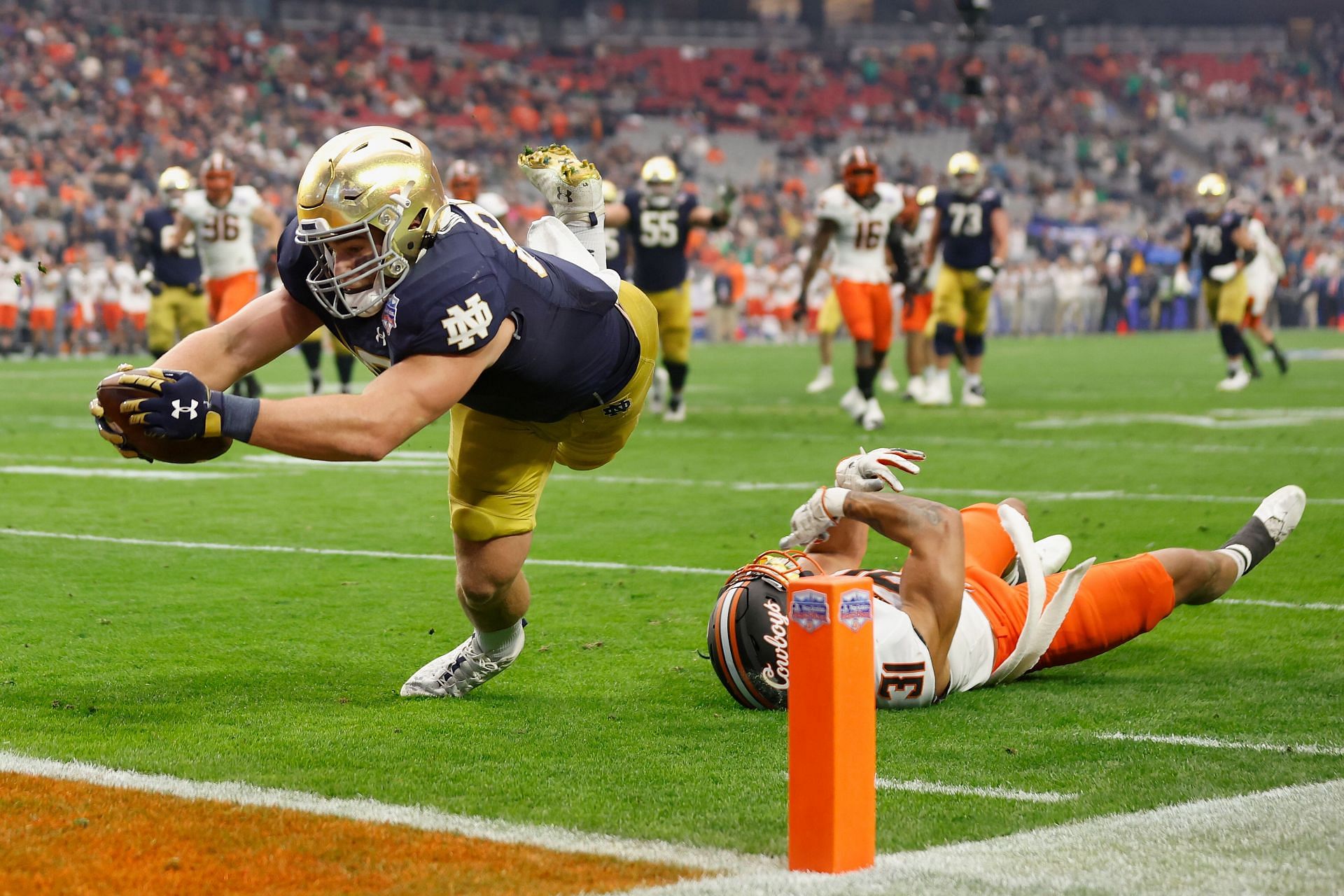  Michael Mayer reaches for a touchdown.