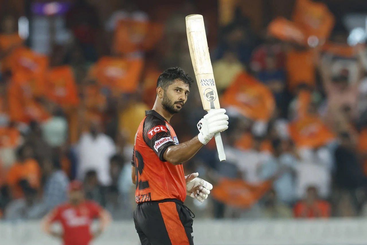 Rahul Tripathi raising his bat after a fifty [IPLT20]