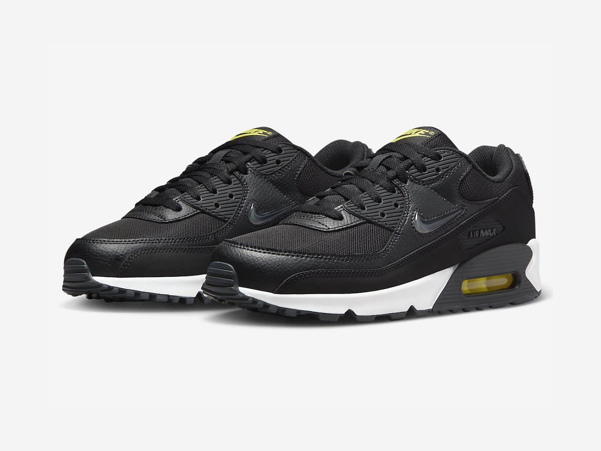 band Maladroit Inactief Nike Air Max 90 "Black Jewel" sneakers: Where to get, price, and more  details explored