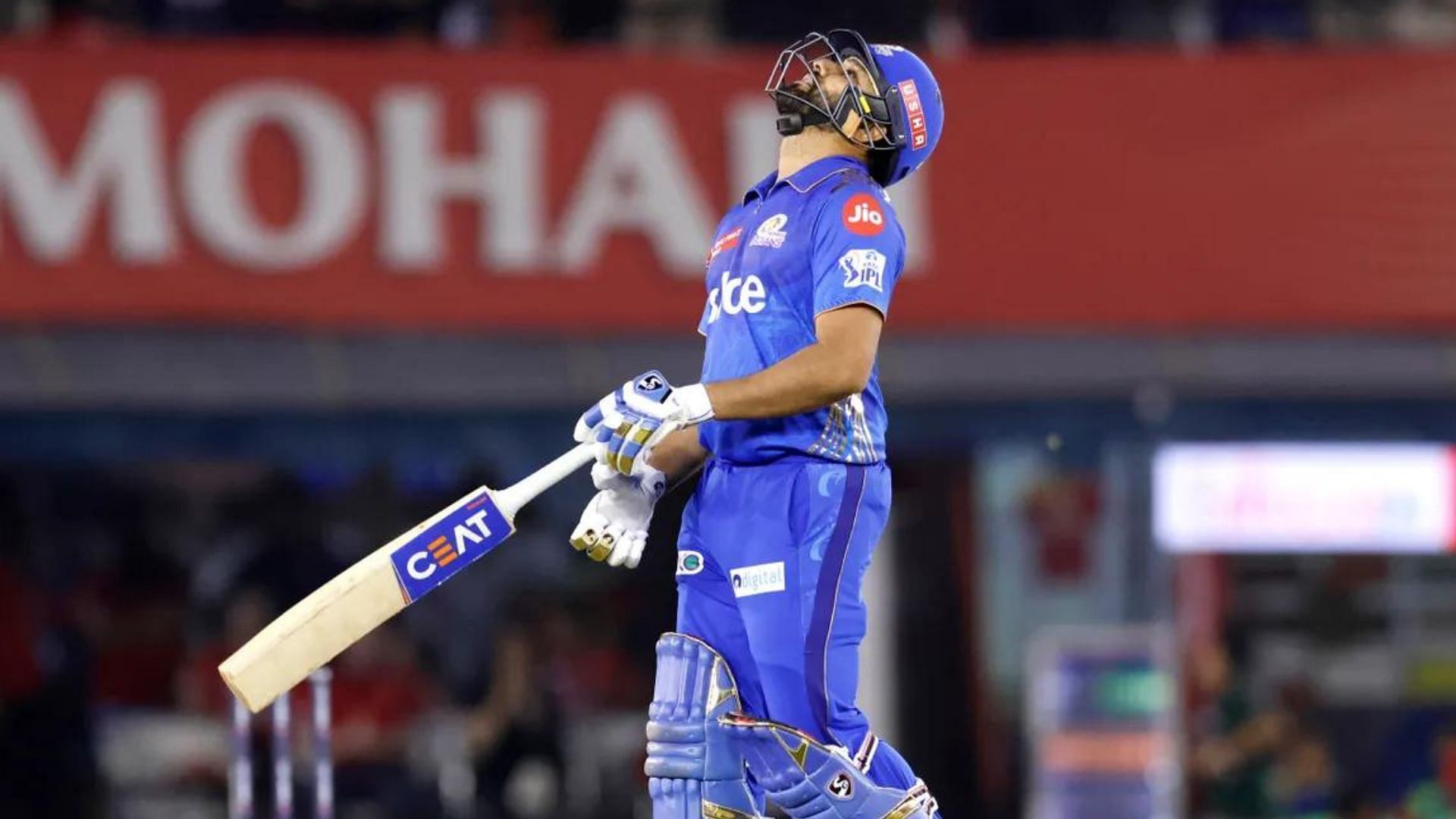 A disappointed Rohit Sharma walks off after being dismissed for a duck against the Punjab Kings (P.C.:iplt20.com)