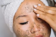 Scrub your face to get rid of excess oil (Image via Pexels)