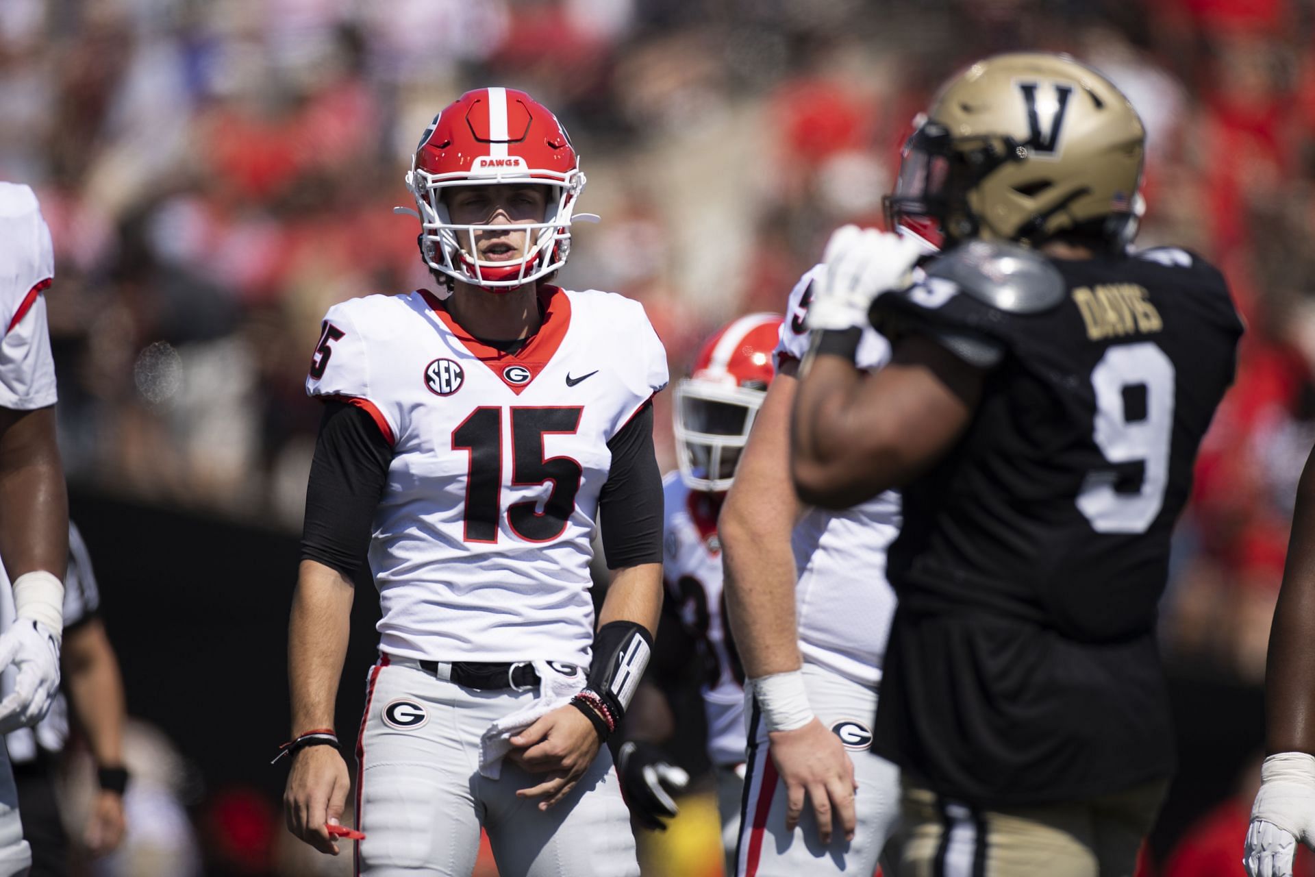 Who Will Be The Georgia Bulldogs Starting QB In 2023? Exploring The ...