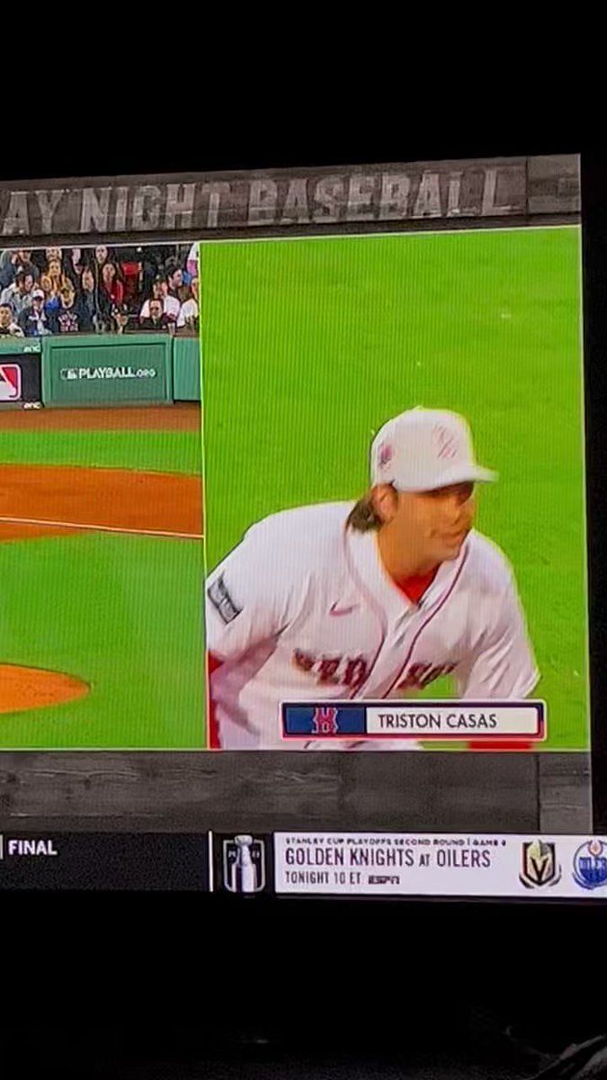 Triston Casas tackles question about his dead mom during on-field interview