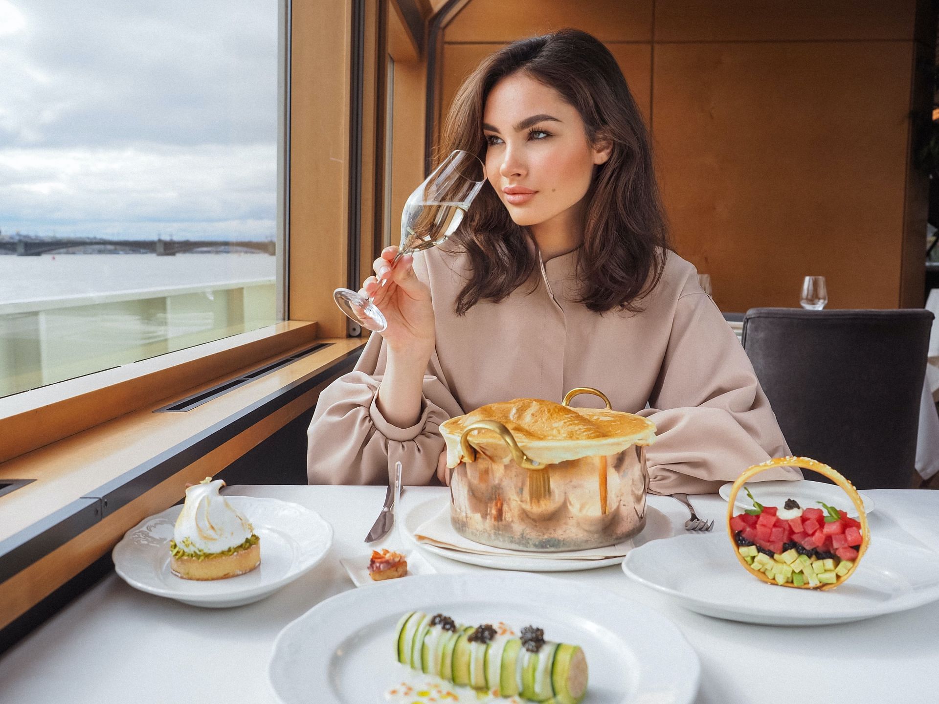 How Food Impacts Dandruff: The Crucial Role of Diet in Managing Scalp Conditions (image via Pexels)