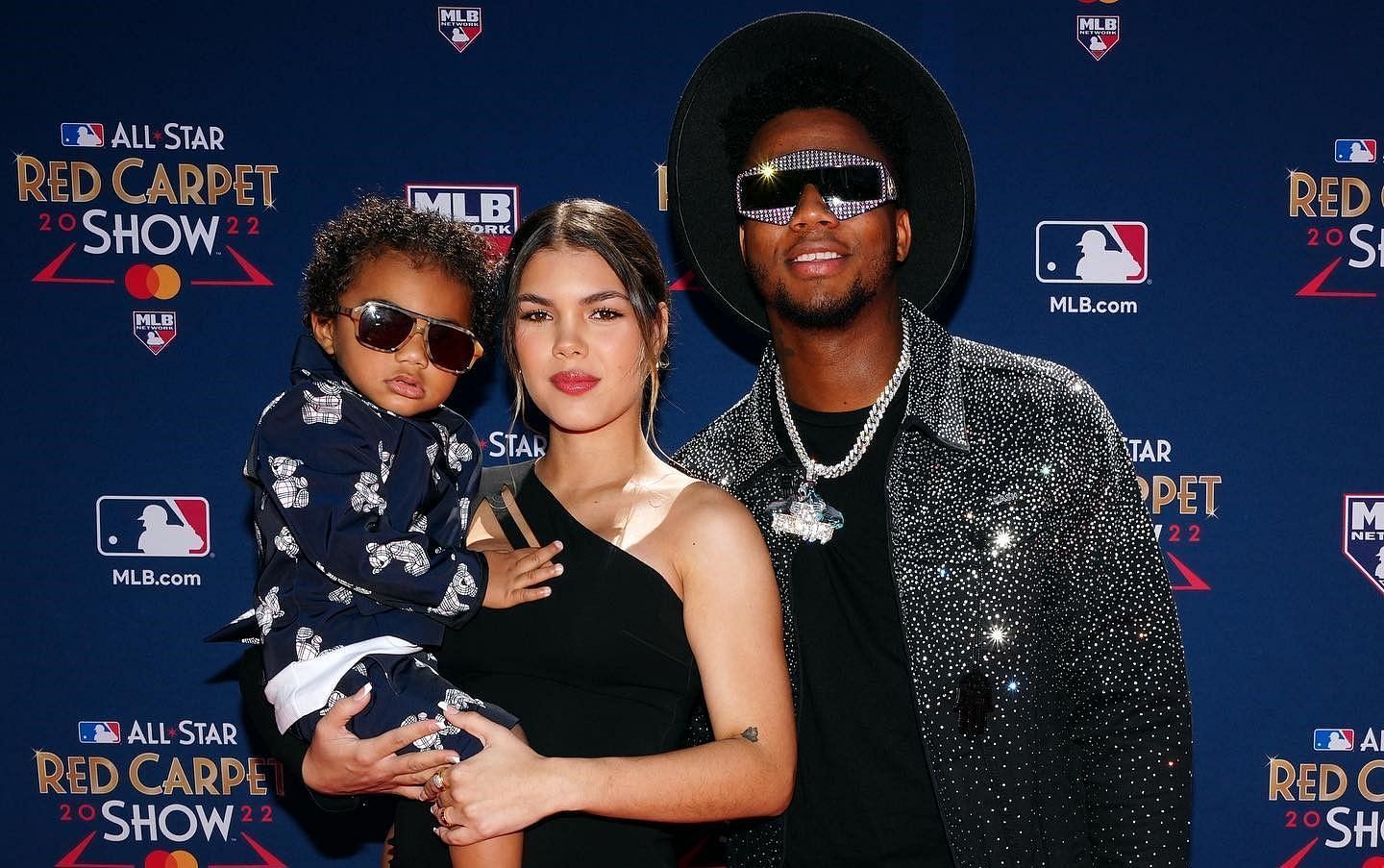 Ronald Acuna Jr with his fianc&eacute;e Maria Laborde and his son Ronald Daniel Acuna Laborde