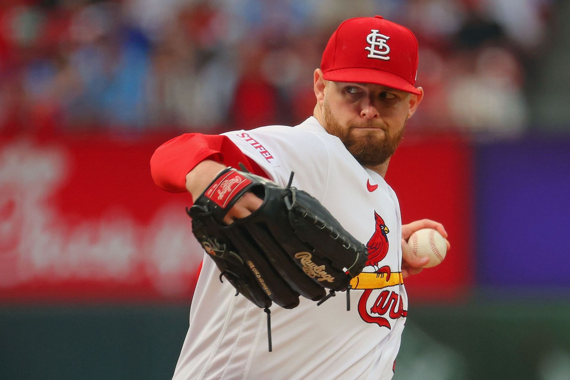 Cardinals score five in ninth to stun Reds, 5-4