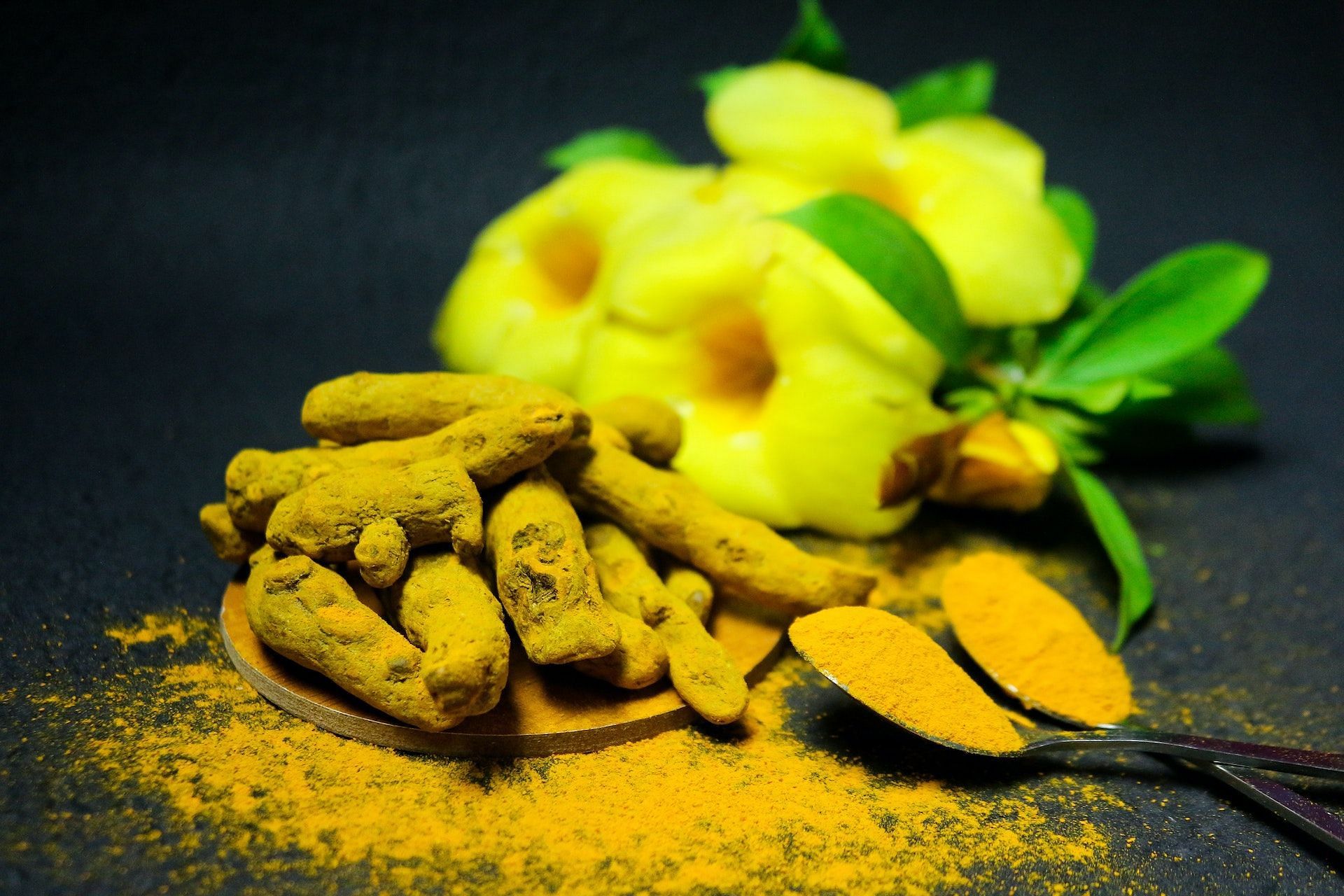 Curcumin works as a great ingredient in treating depression. (Photo via Pexels/Tamanna Rumee)