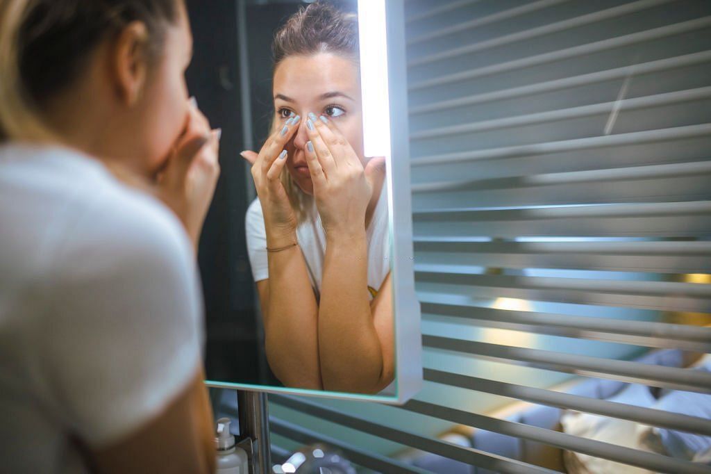 Dark circle remedy at home. (Image via Getty Images)