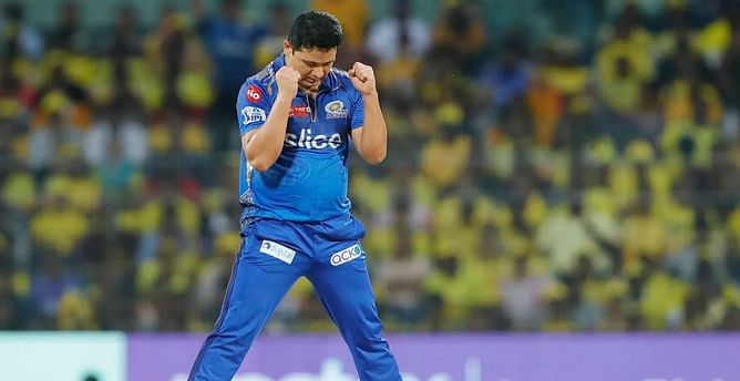 IPL 2023: Predicting 3 players who will take most wickets in today's MI vs RCB clash