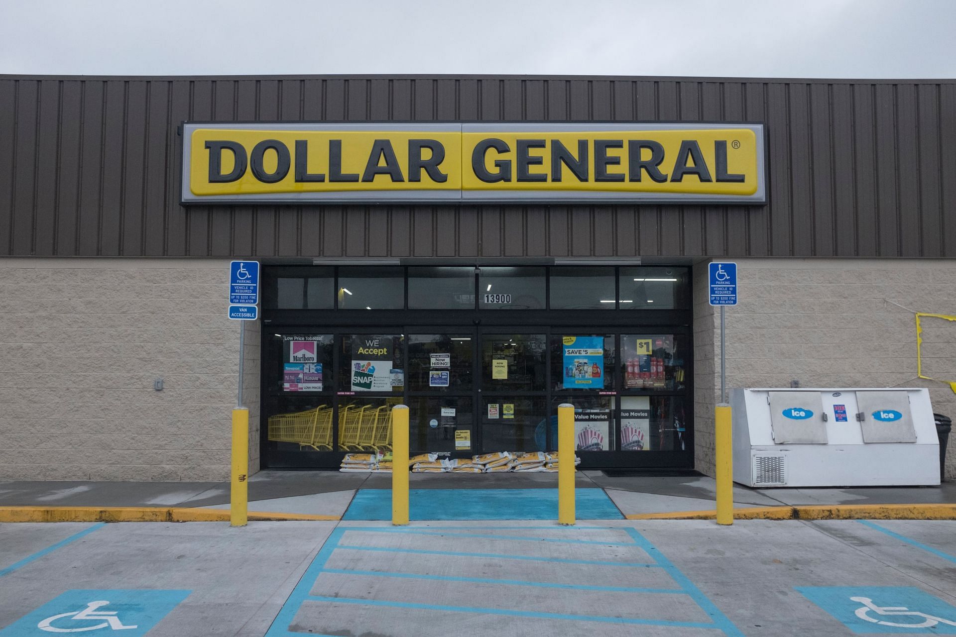 Social media users were left infuriated as a store manager chased a shoplifter and ultimately rammed her car in the thief. (Image via Dollar General)