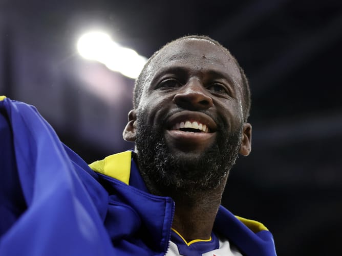 Draymond Green mocks referee after getting technical foul in Game 1 of West semis