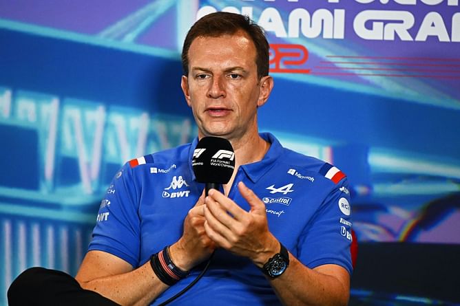 F1 pundit questions the motivation behind Alpine CEO's public thrashing of the team