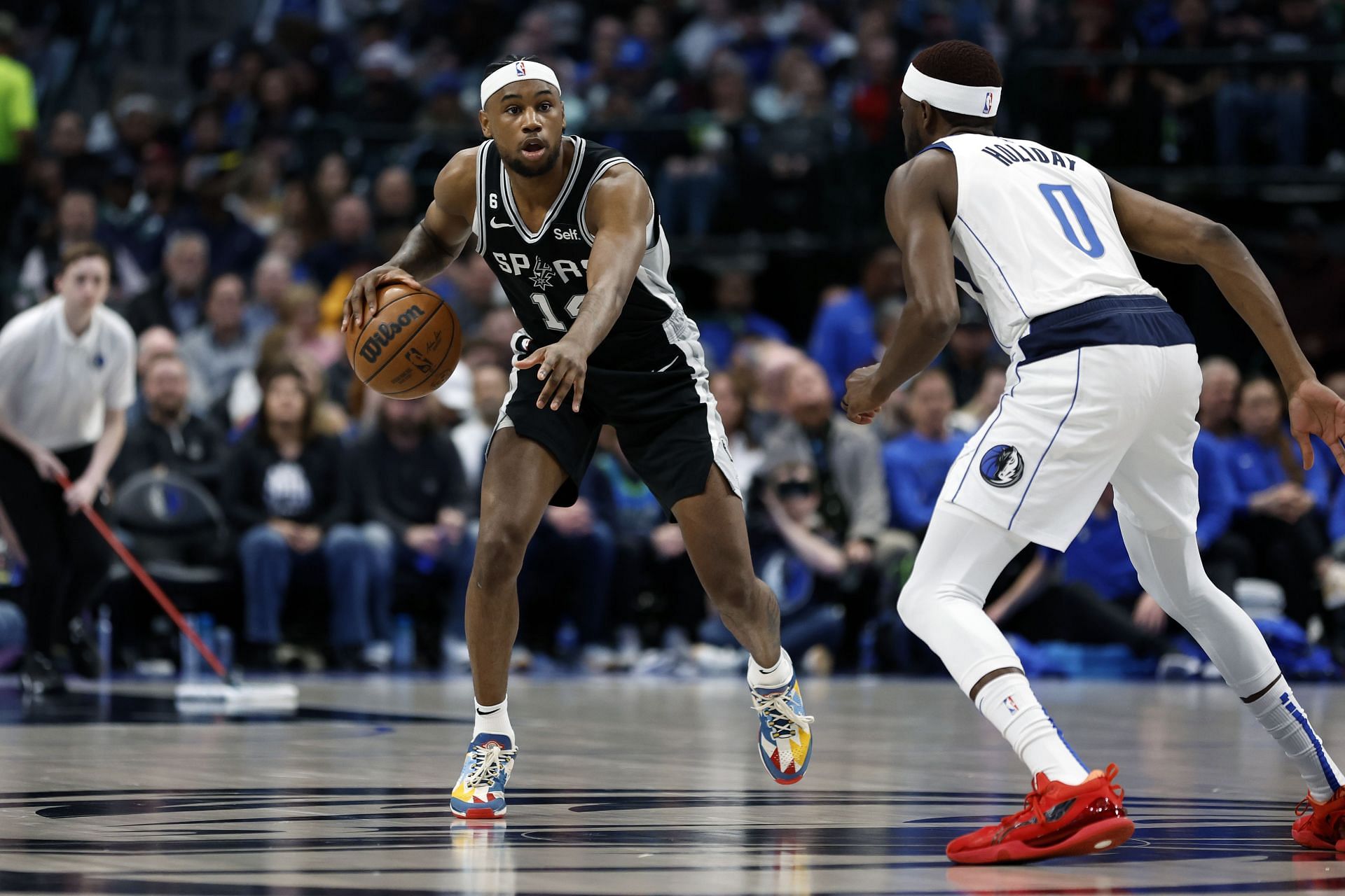 San Antonio Spurs have one of the most biased NBA announcers (Image via Getty Images)