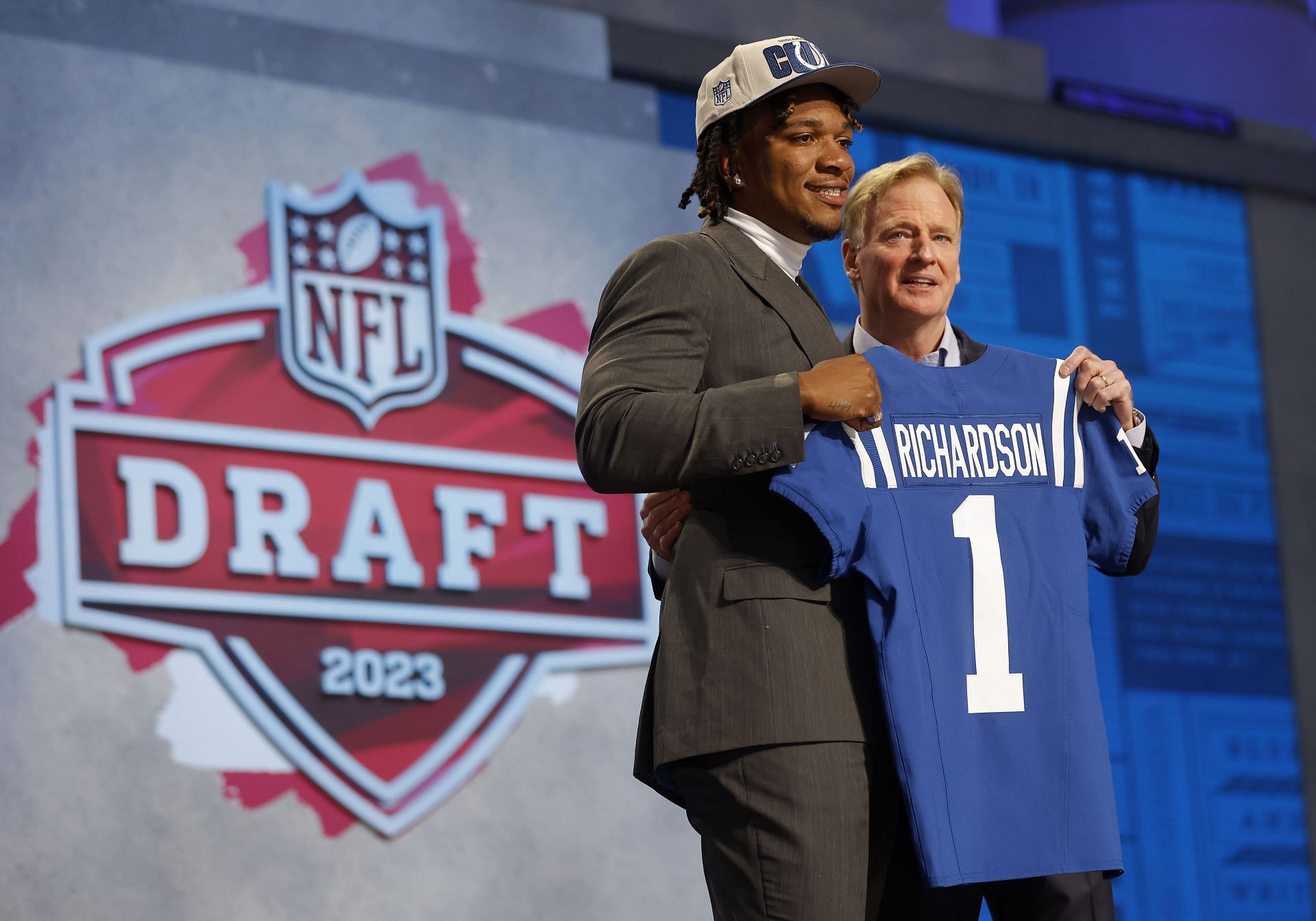 NFL Draft 2023: Rookie Signing Bonuses Rise Only 1% –