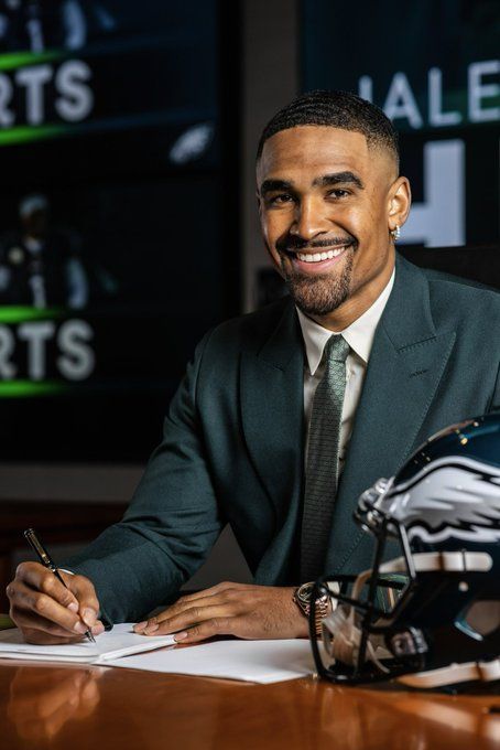 Jalen Hurts signs with Young Money Sports Agency